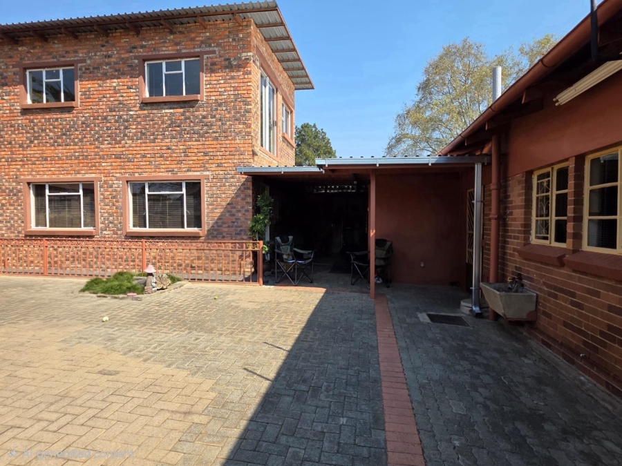 5 Bedroom Property for Sale in Wilgehof Free State